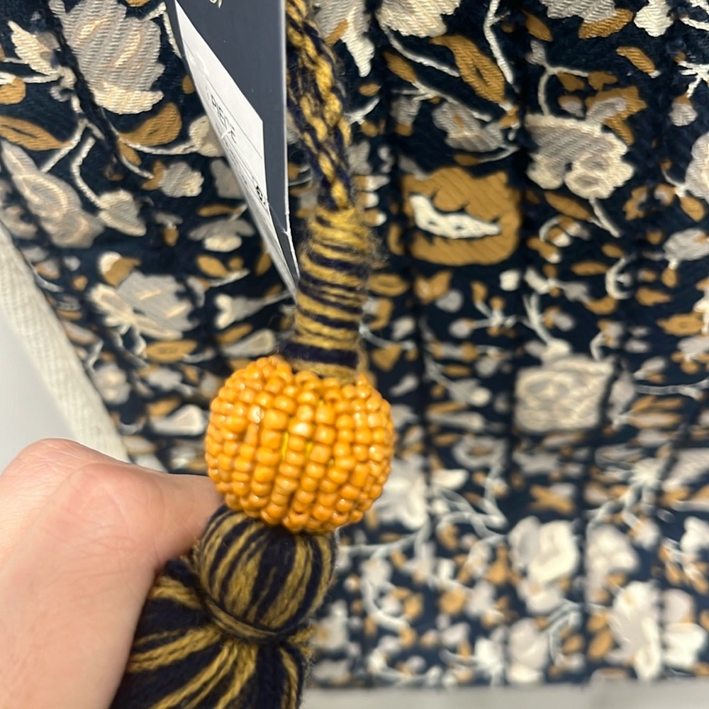 Universal Thread Quilt Tote - Picture 3 of 6